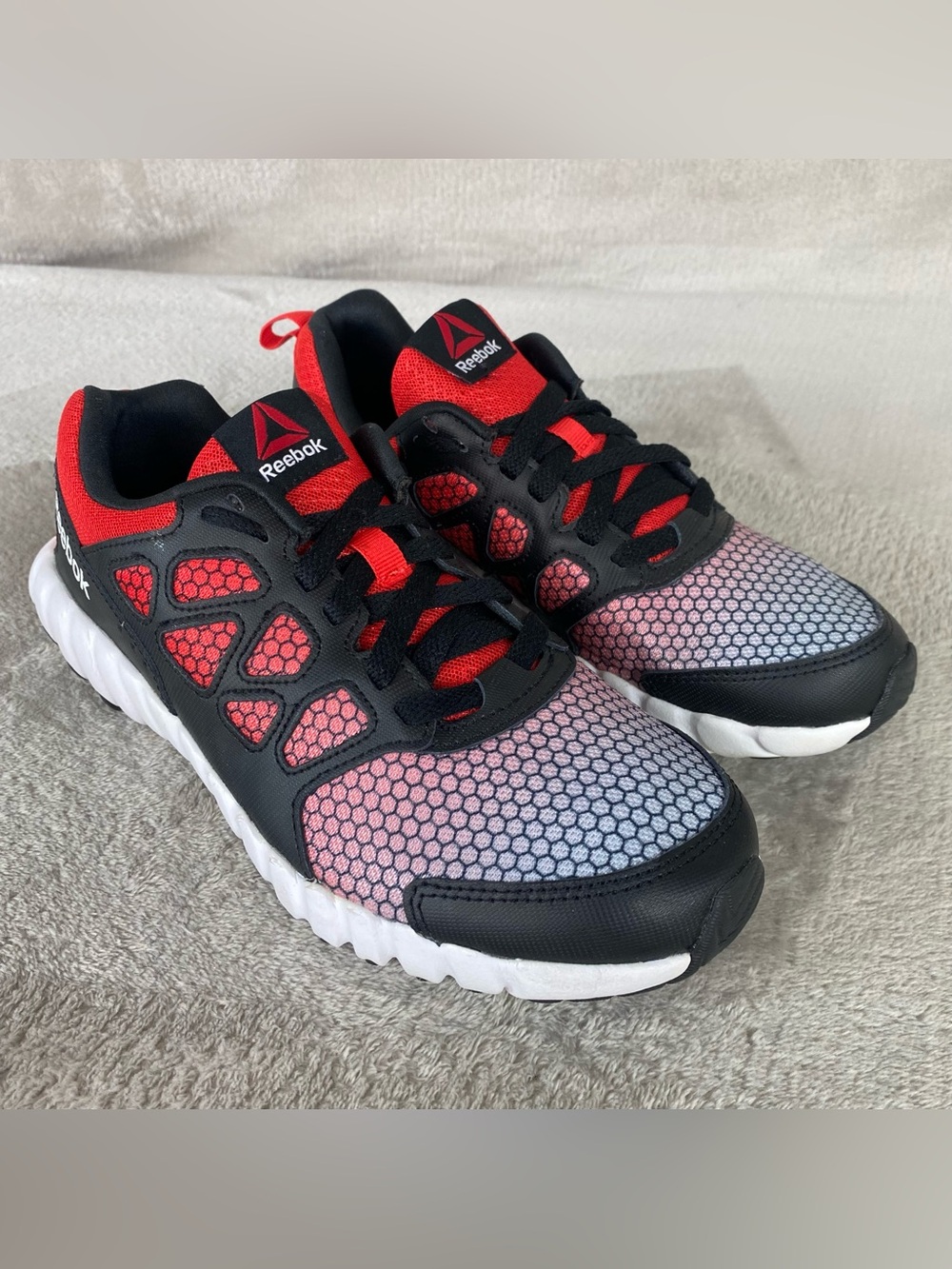 Reebok TwistForm Blaze 2.0 Boys Size 5 Women 6.5 Red Black Athletic Running NEW